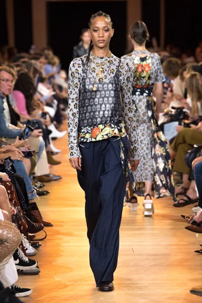 Look 4